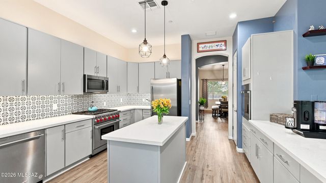 10528 S Coyote Melon Loop, Vail, AZ 85641