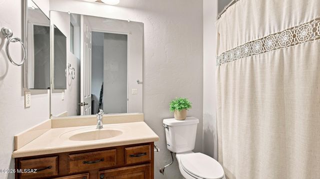 10528 S Coyote Melon Loop, Vail, AZ 85641