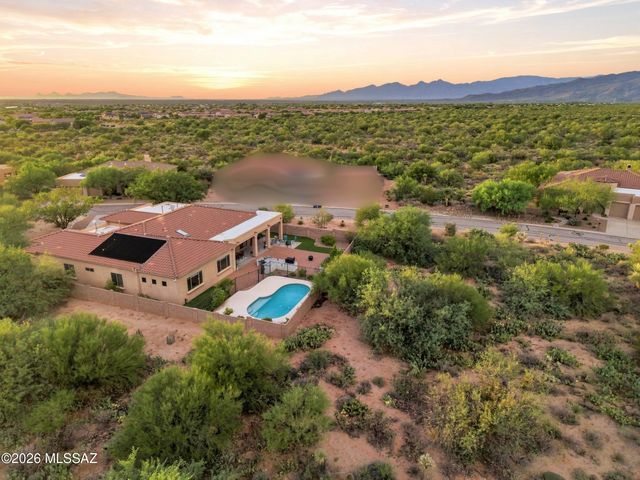 10528 S Coyote Melon Loop, Vail, AZ 85641