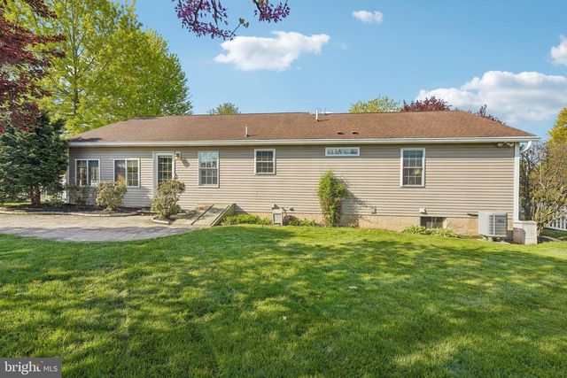 739 ASH RD, Trappe, PA 19426