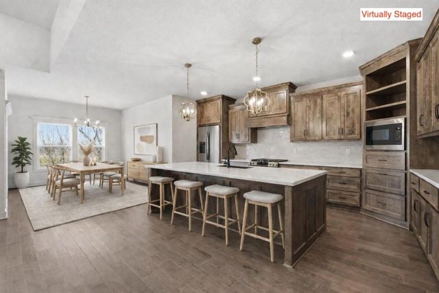 10022 N Oakland Avenue, Kansas City, MO 64157