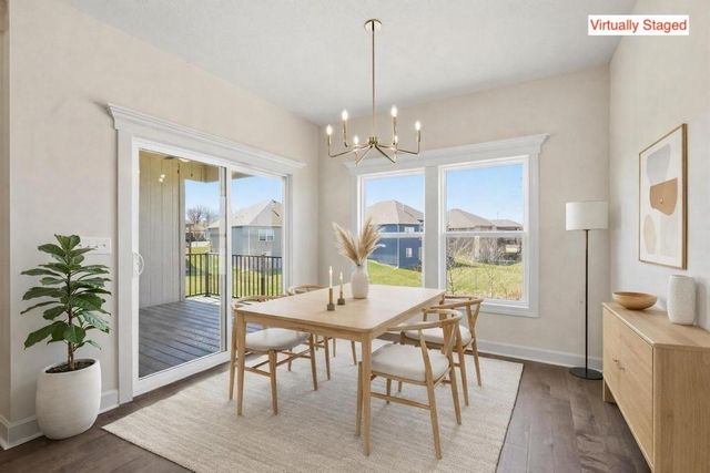 10022 N Oakland Avenue, Kansas City, MO 64157