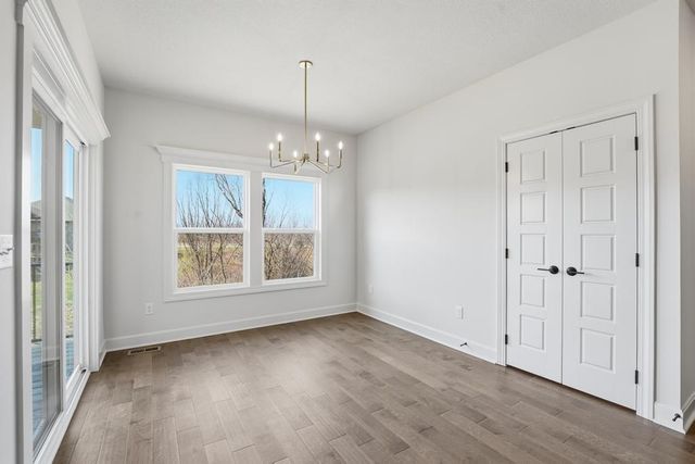 10022 N Oakland Avenue, Kansas City, MO 64157