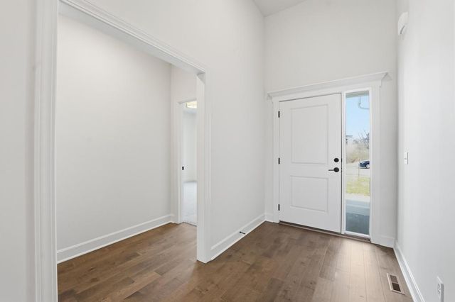 10022 N Oakland Avenue, Kansas City, MO 64157