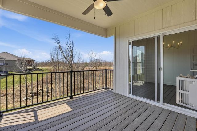 10022 N Oakland Avenue, Kansas City, MO 64157