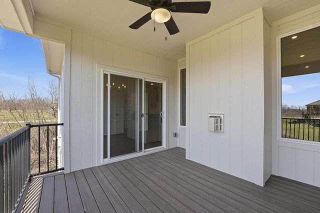 10022 N Oakland Avenue, Kansas City, MO 64157