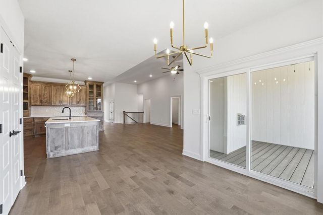 10022 N Oakland Avenue, Kansas City, MO 64157