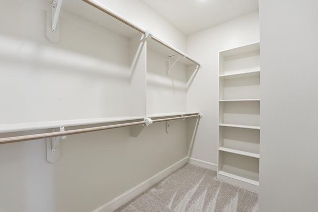 10022 N Oakland Avenue, Kansas City, MO 64157