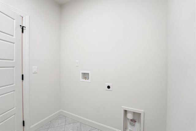 10022 N Oakland Avenue, Kansas City, MO 64157