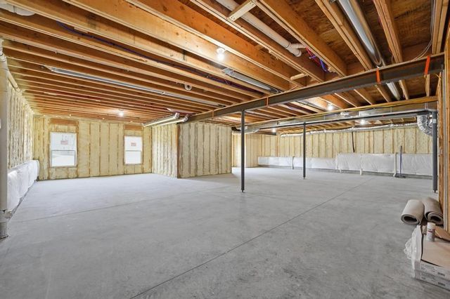 10022 N Oakland Avenue, Kansas City, MO 64157