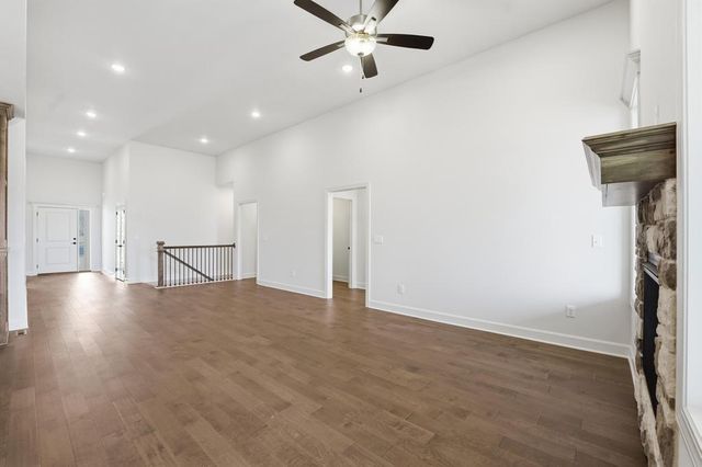 10022 N Oakland Avenue, Kansas City, MO 64157