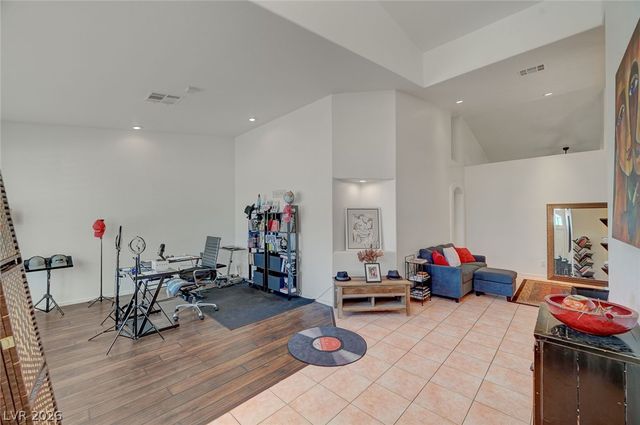9195 Dawn Garden, Las Vegas, NV 89147