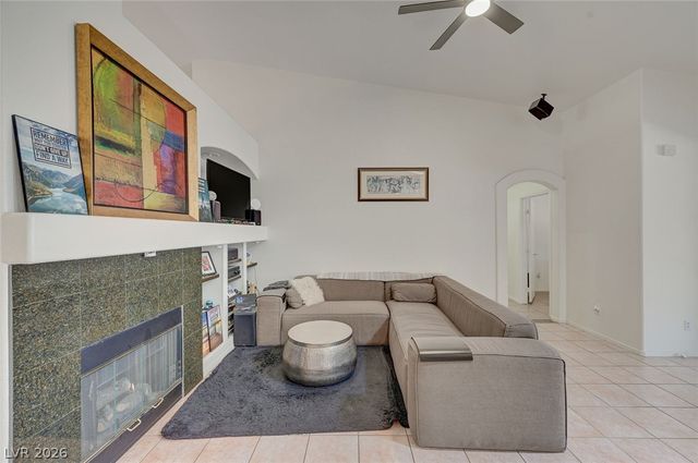 9195 Dawn Garden, Las Vegas, NV 89147