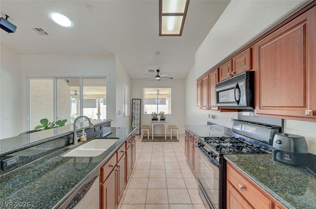 9195 Dawn Garden, Las Vegas, NV 89147