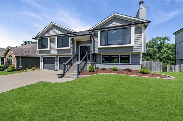 1205 Ridge Tree Lane, Pleasant Hill, MO 64080