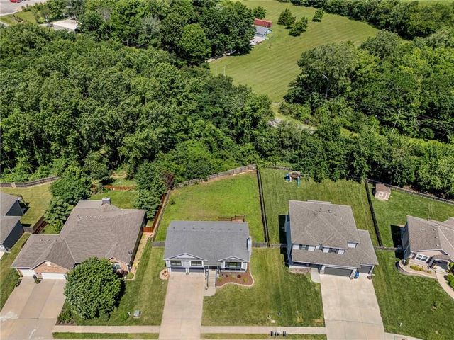 1205 Ridge Tree Lane, Pleasant Hill, MO 64080