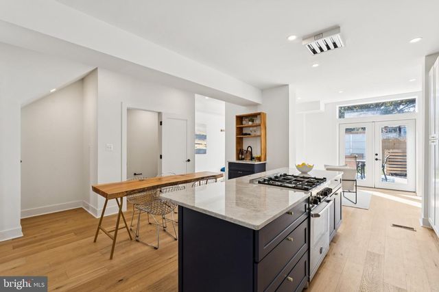 1316 BUCHANAN ST NW, Washington, DC 20011