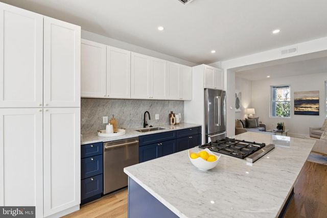 1316 BUCHANAN ST NW, Washington, DC 20011