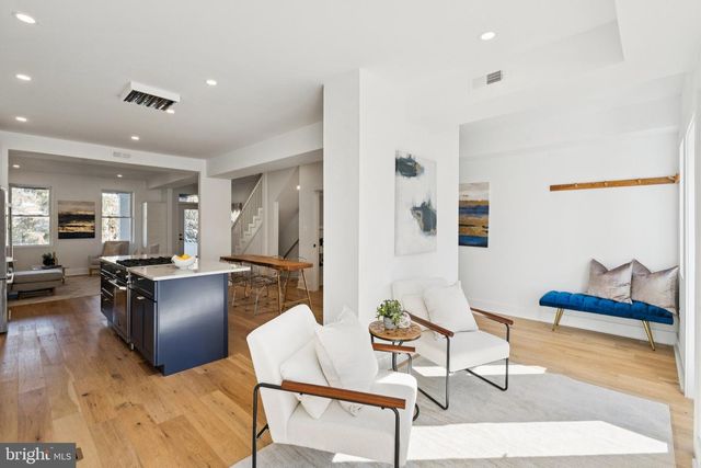 1316 BUCHANAN ST NW, Washington, DC 20011