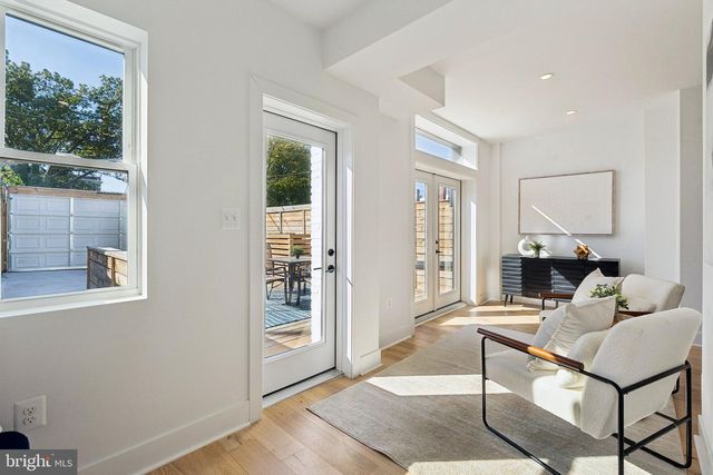 1316 BUCHANAN ST NW, Washington, DC 20011