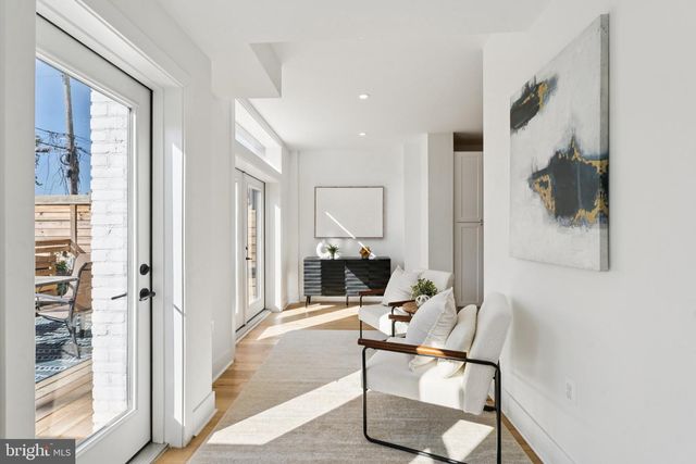 1316 BUCHANAN ST NW, Washington, DC 20011