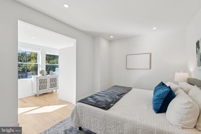 1316 BUCHANAN ST NW, Washington, DC 20011