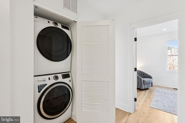 1316 BUCHANAN ST NW, Washington, DC 20011