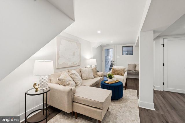 1316 BUCHANAN ST NW, Washington, DC 20011