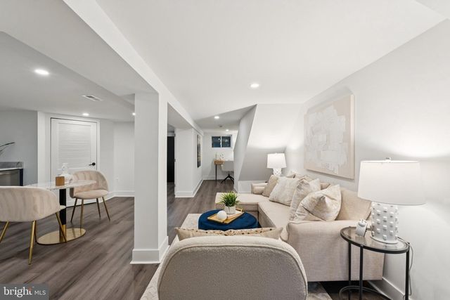 1316 BUCHANAN ST NW, Washington, DC 20011