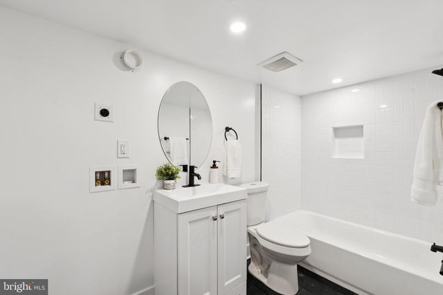 1316 BUCHANAN ST NW, Washington, DC 20011