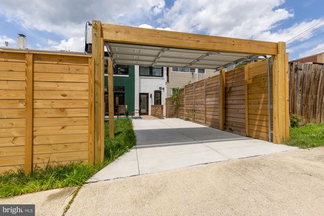 1316 BUCHANAN ST NW, Washington, DC 20011