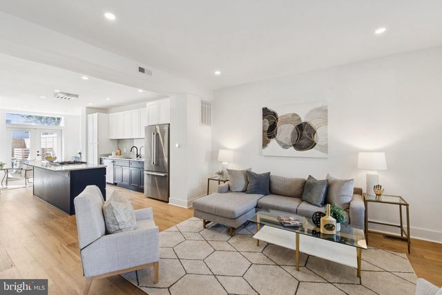 1316 BUCHANAN ST NW, Washington, DC 20011