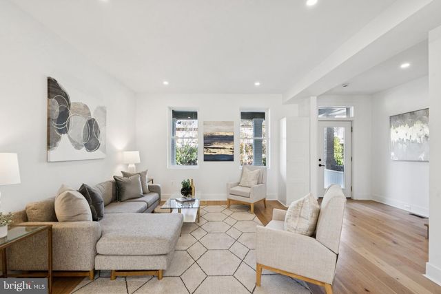 1316 BUCHANAN ST NW, Washington, DC 20011