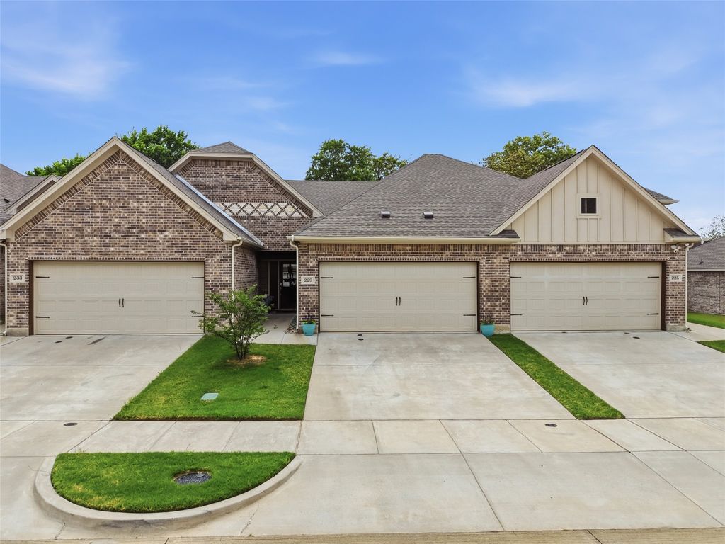 229 Honor Code Place, Granbury, TX 76049 — photo 4