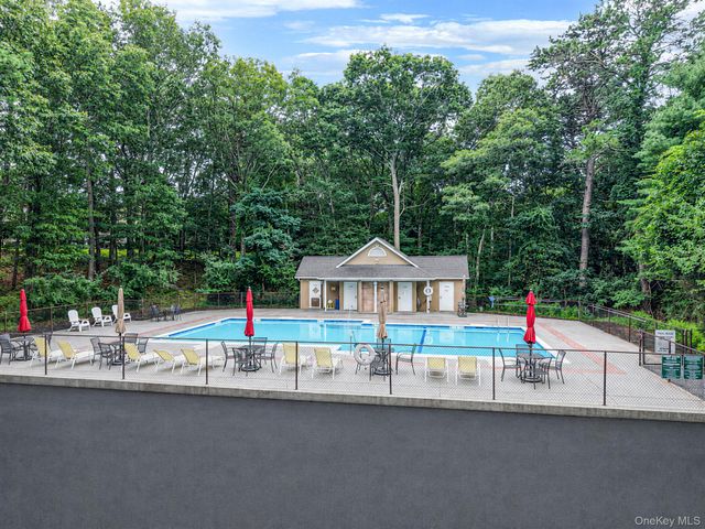 26 Kettle Hole Road, Manorville, NY 11949