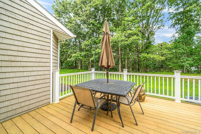 26 Kettle Hole Road, Manorville, NY 11949