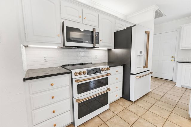 14336 E Ridge Rd, Arp, TX 75750