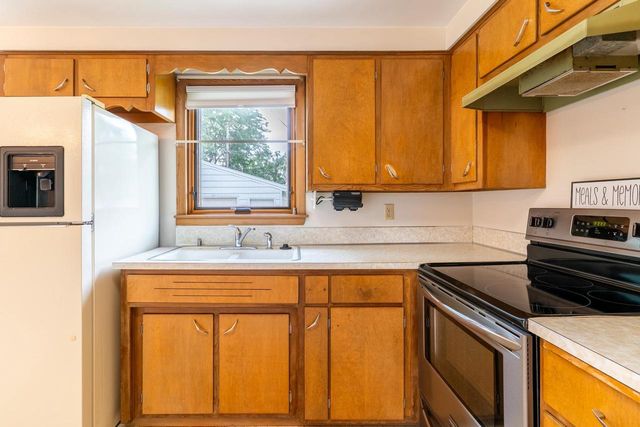 2507 GREENWALD STREET, Green Bay, WI 54301
