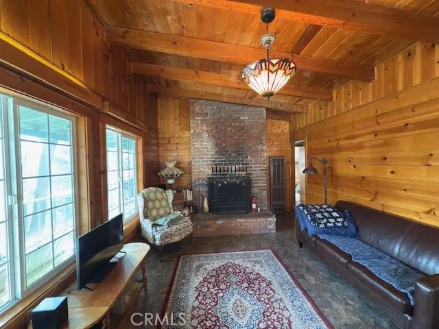 33058 Juniper Lane, Green Valley Lake, CA 92341