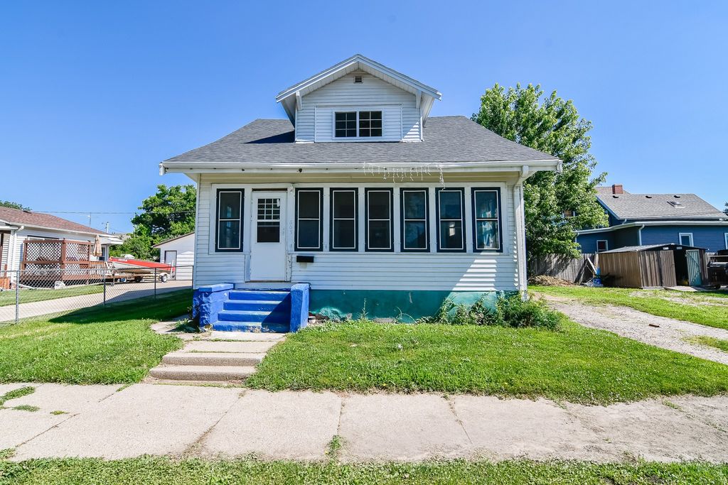 603 W church Street, Marshalltown, IA 50158