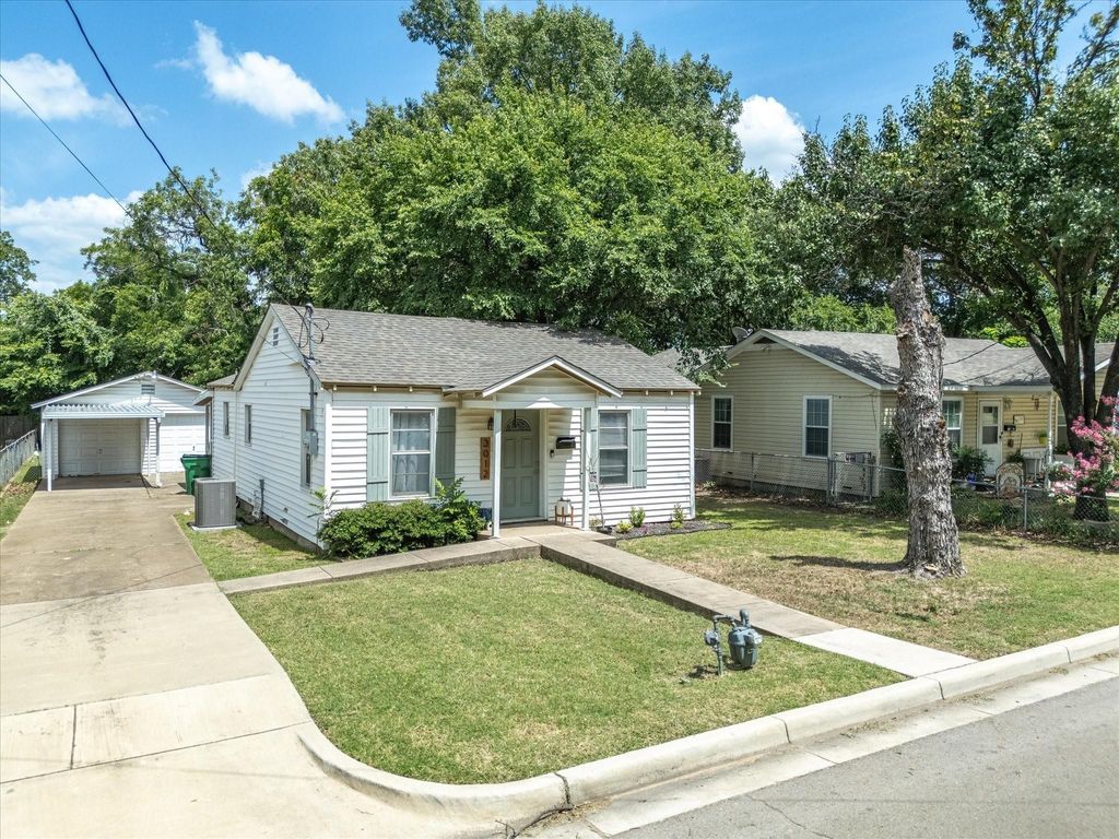 3012 Gene Lane, Haltom City, TX 76117