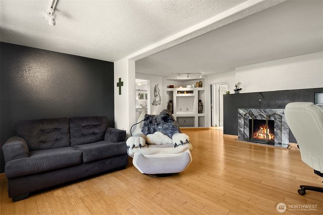 1405 S 100th Street, Seattle, WA 98168