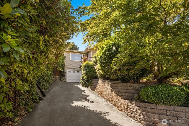 1405 S 100th Street, Seattle, WA 98168