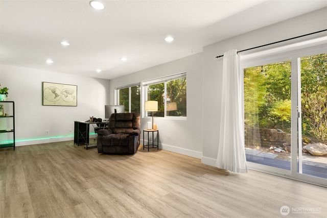 1405 S 100th Street, Seattle, WA 98168
