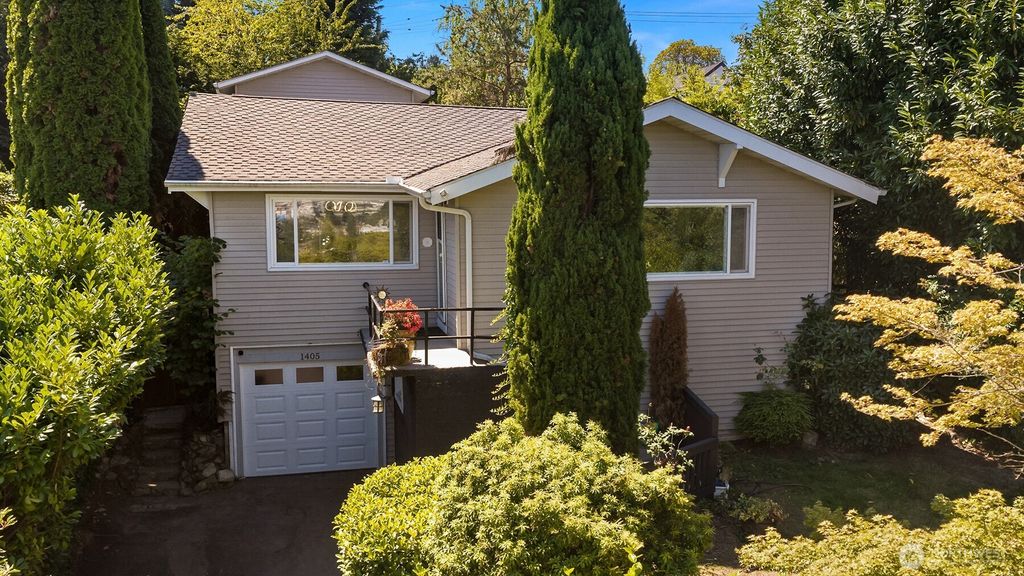 1405 S 100th Street, Seattle, WA 98168
