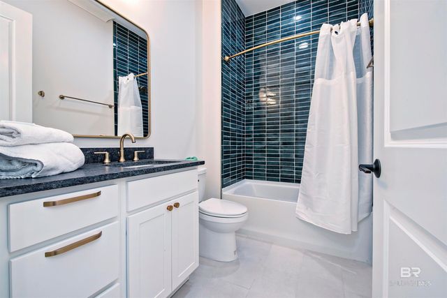 777 Kingston Lane, Gulf Shores, AL 36542