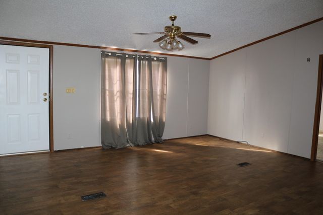 2057 E Headquarters Road, Carlisle, KY 40311