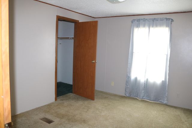 2057 E Headquarters Road, Carlisle, KY 40311