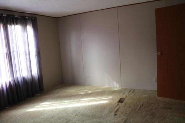 2057 E Headquarters Road, Carlisle, KY 40311