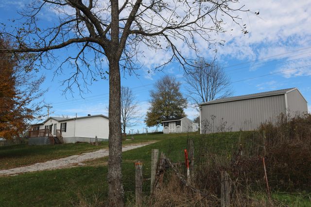 2057 E Headquarters Road, Carlisle, KY 40311